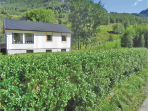 Three-Bedroom Holiday Home in Dirdal